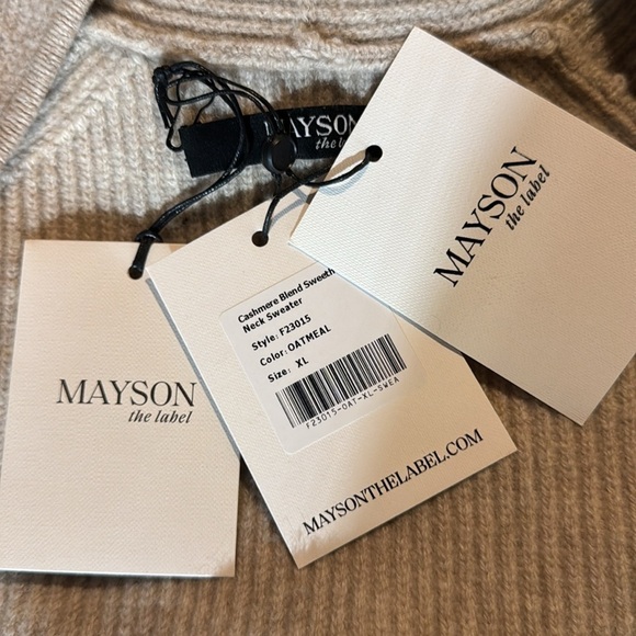 Mayson the Label // Cashmere Blend Sweetheart Neck Sweater - Picture 8 of 8